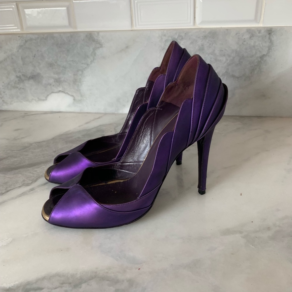 Fendi metallic purple peep toe pump sz 38